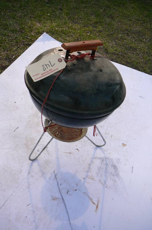 lot 748 image: Weber Charcoal Grill