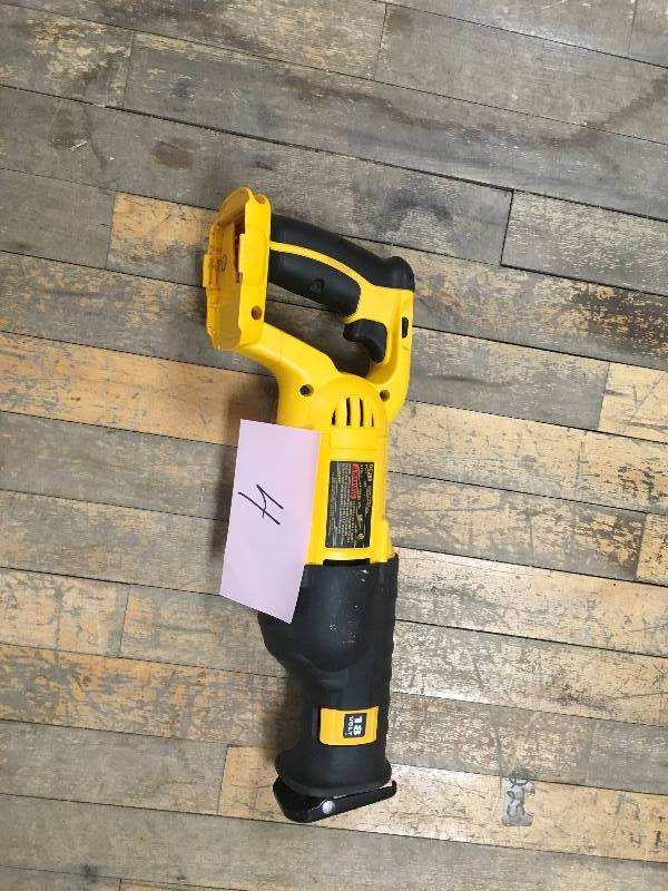 DeWalt 18V NiCd Cordless Reciprocating Saw ( Tool Only) open box not used