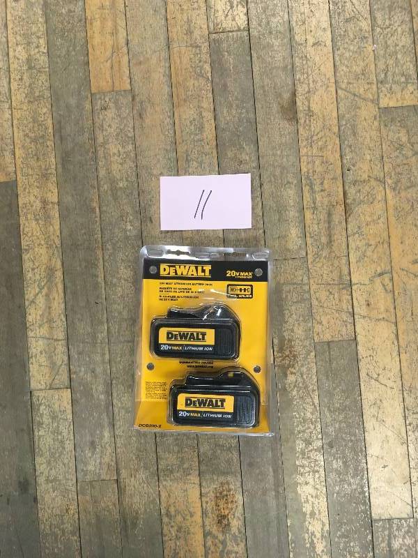 DeWalt 20-Volt MAX Lithium-Ion Premium Battery Pack 3.0Ah (2-Pack) open box not used