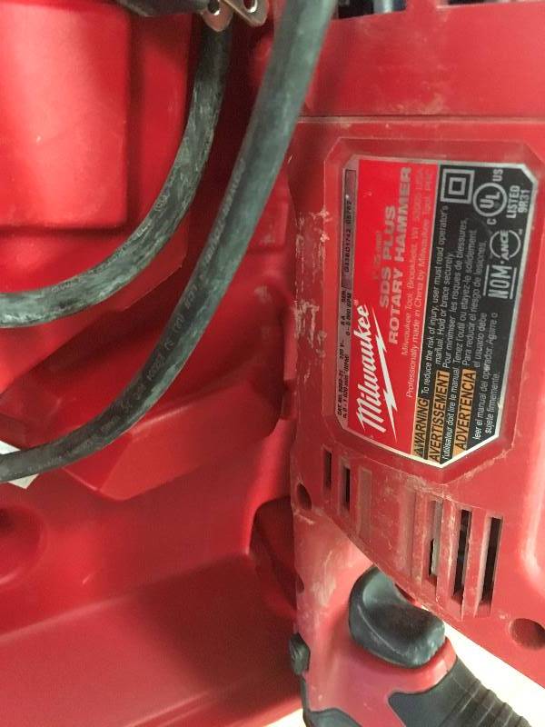 Milwaukee 1 in. SDS D-Handle Rotary Hammer used in working condition