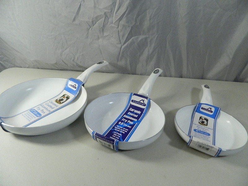 lot 54 image: New Ceramic Coated Aluminum Fry Pans