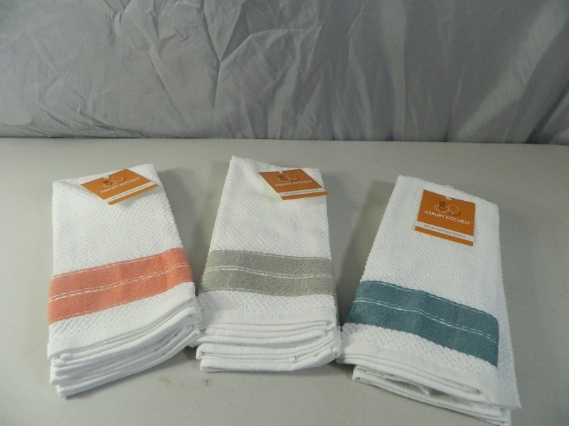 lot 60 image: 6 New Kitchen Towels