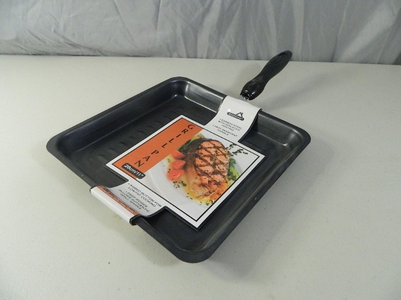lot 64 image: New Grill Pan