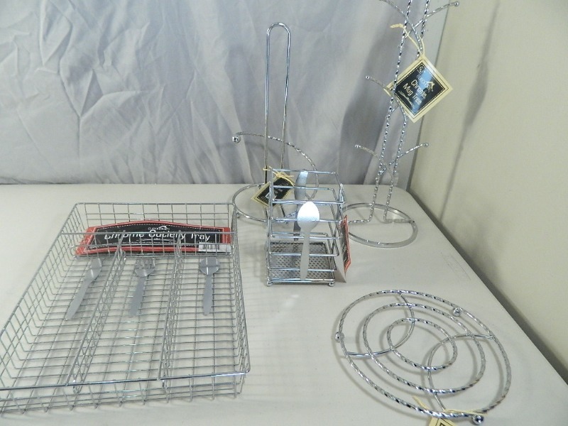 lot 84 image: 5 New Metal Kitchen Items