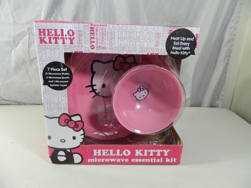 lot 101 image: New Hello Kitty Microwave Kit