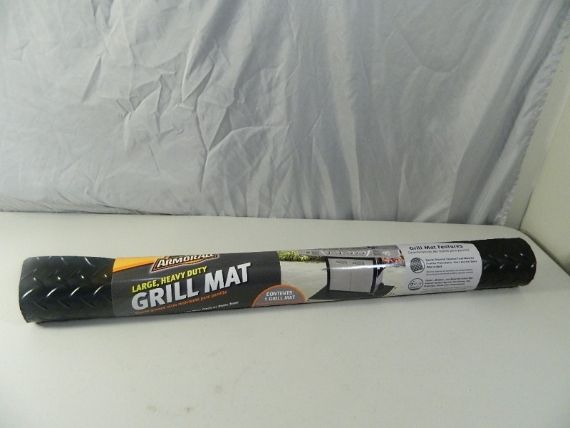 lot 102 image: New Large Heavy Duty Grill Mat
