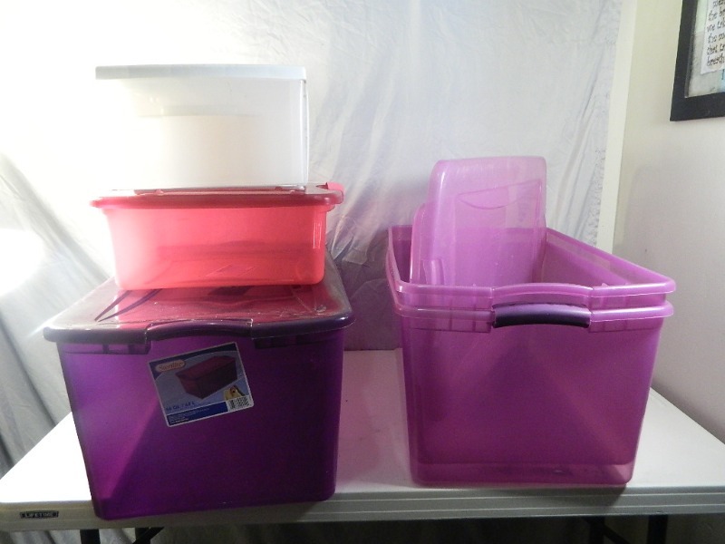 lot 111 image: 4 Totes and Storage Drawer