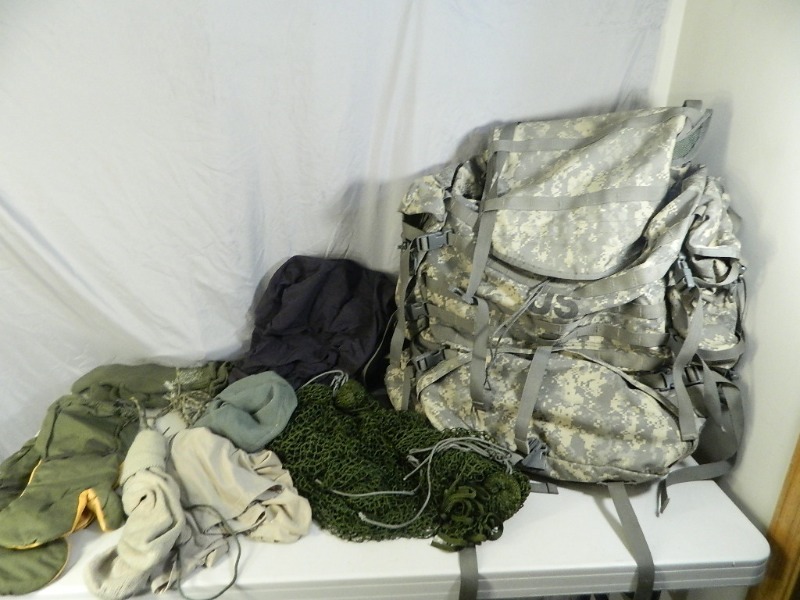 lot 122 image: Army Bag and More
