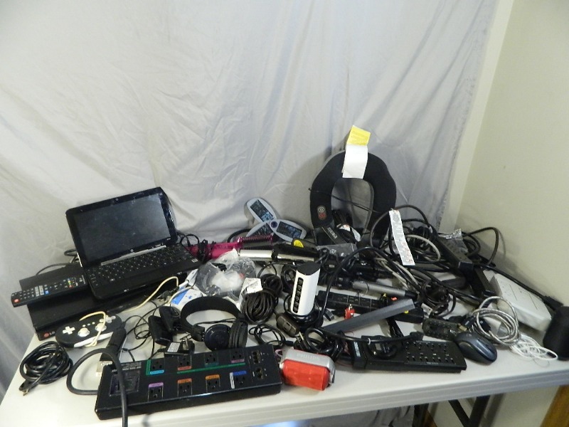 lot 135 image: Assorted Electronics