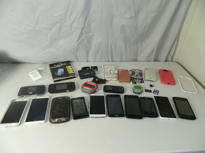lot 147 image: Cellphones and More