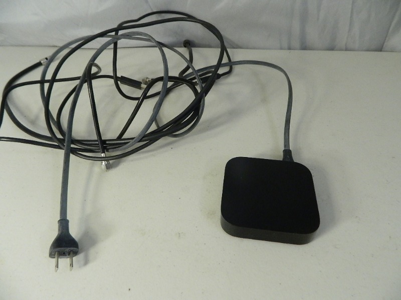 lot 149 image: Apple TV Box with Cords