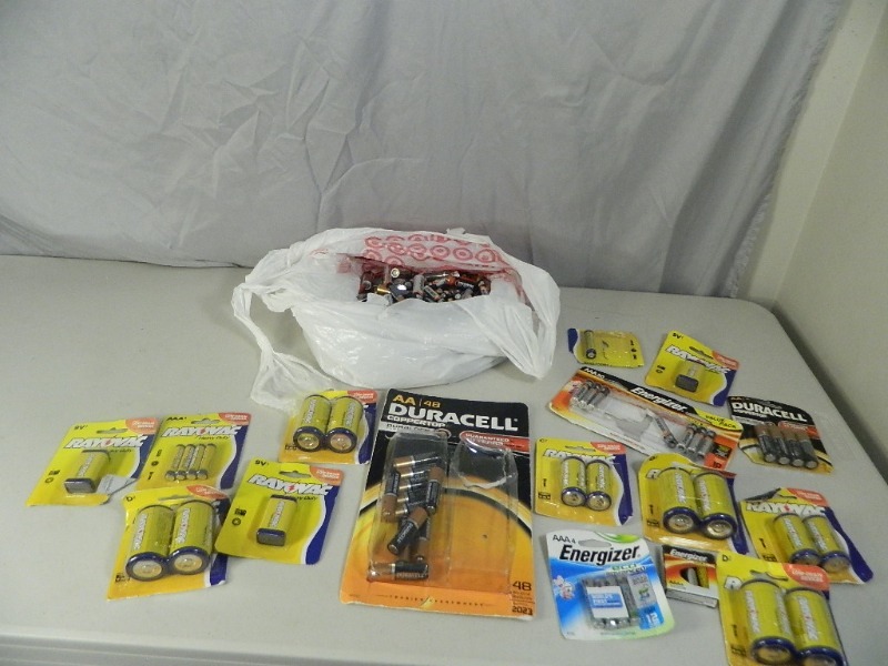 lot 152 image: Large Lot of Batteries