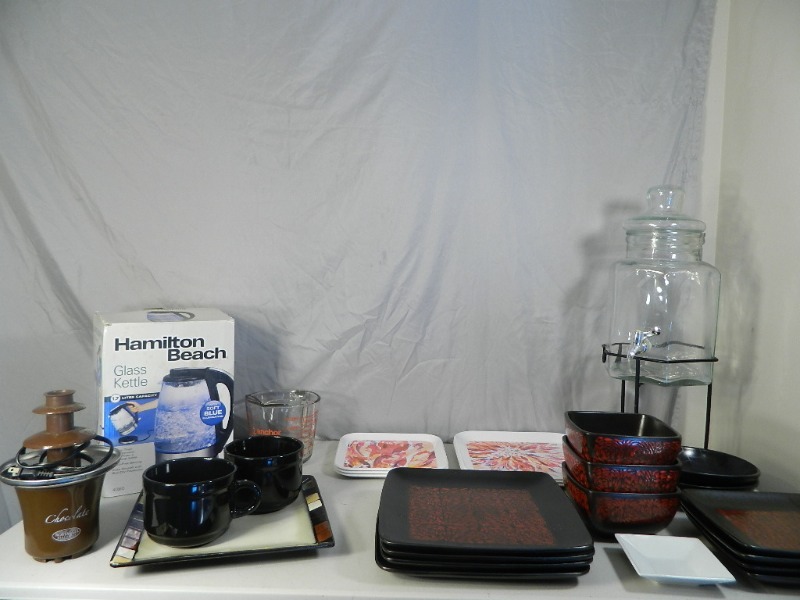 lot 161 image: Dishes, Anchor Glass Measuring Cup, Mini Chocolate Fountain, More