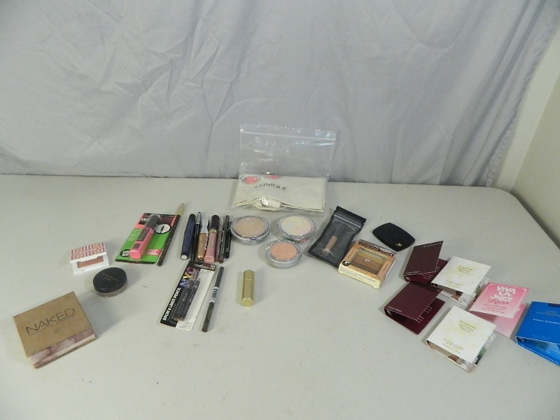 lot 167 image: Makeup and More