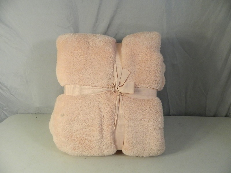 lot 190 image: New Super Soft Pink Blanket