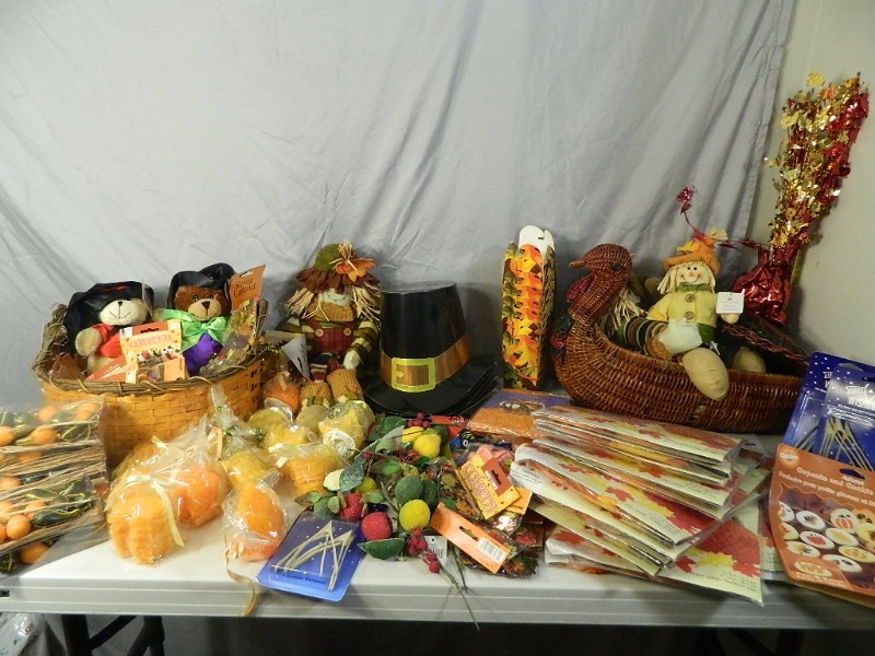 lot 204 image: Fall  Thanksgiving Decor