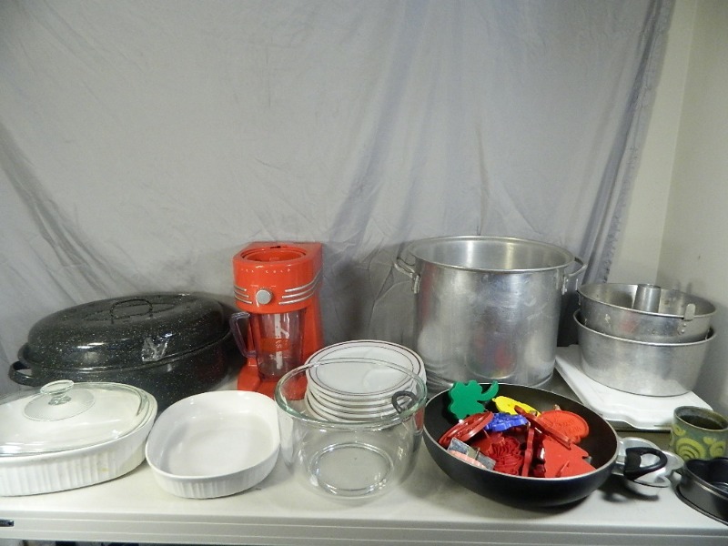 lot 208 image: Roaster Pan and More