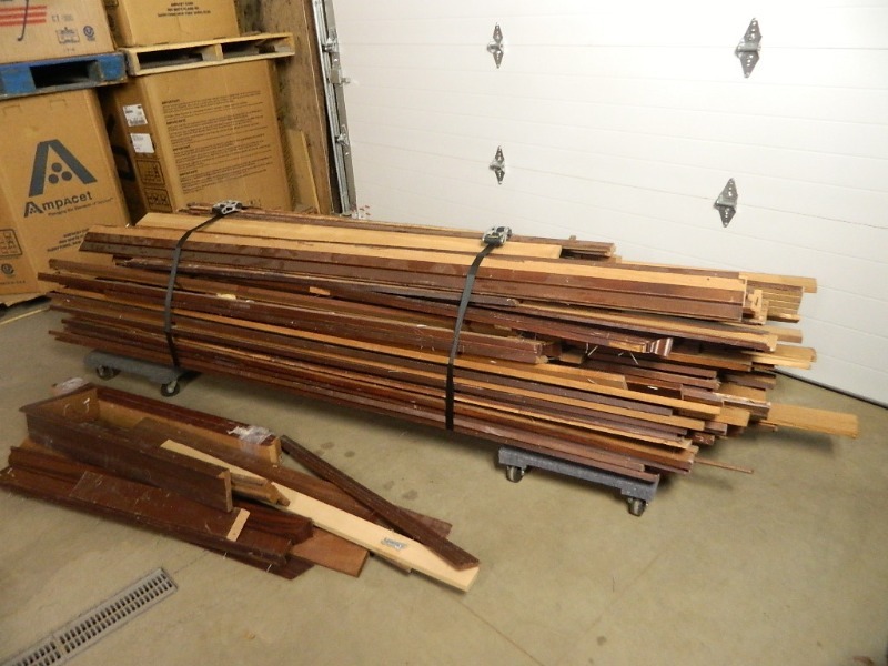 lot 18 image: Large Lot of Salvage Trim, Frames, Moulding, Etc