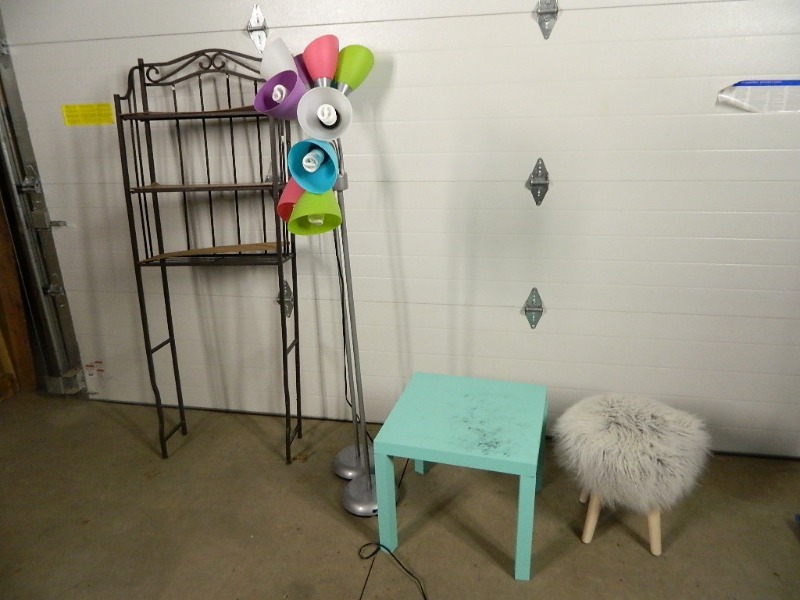 lot 217 image: Take What You Want Furniture