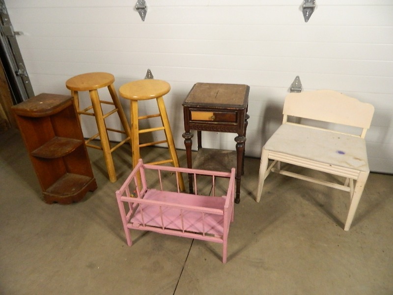 lot 220 image: Take What You Want Furniture