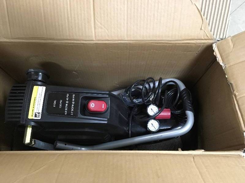 lot 36 image: Husky 8 gal. Oil Free Air Compressor in working condition