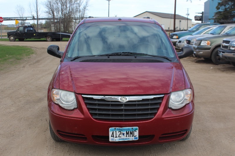 2007 Chrysler Town & Country LX