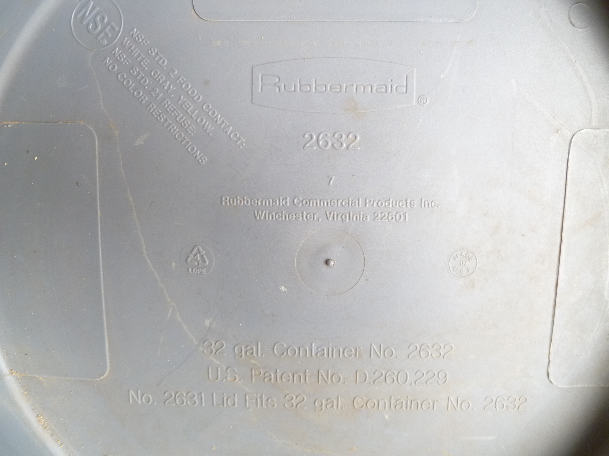 lot 9 image: 32 Gallon Husky Garbage Container