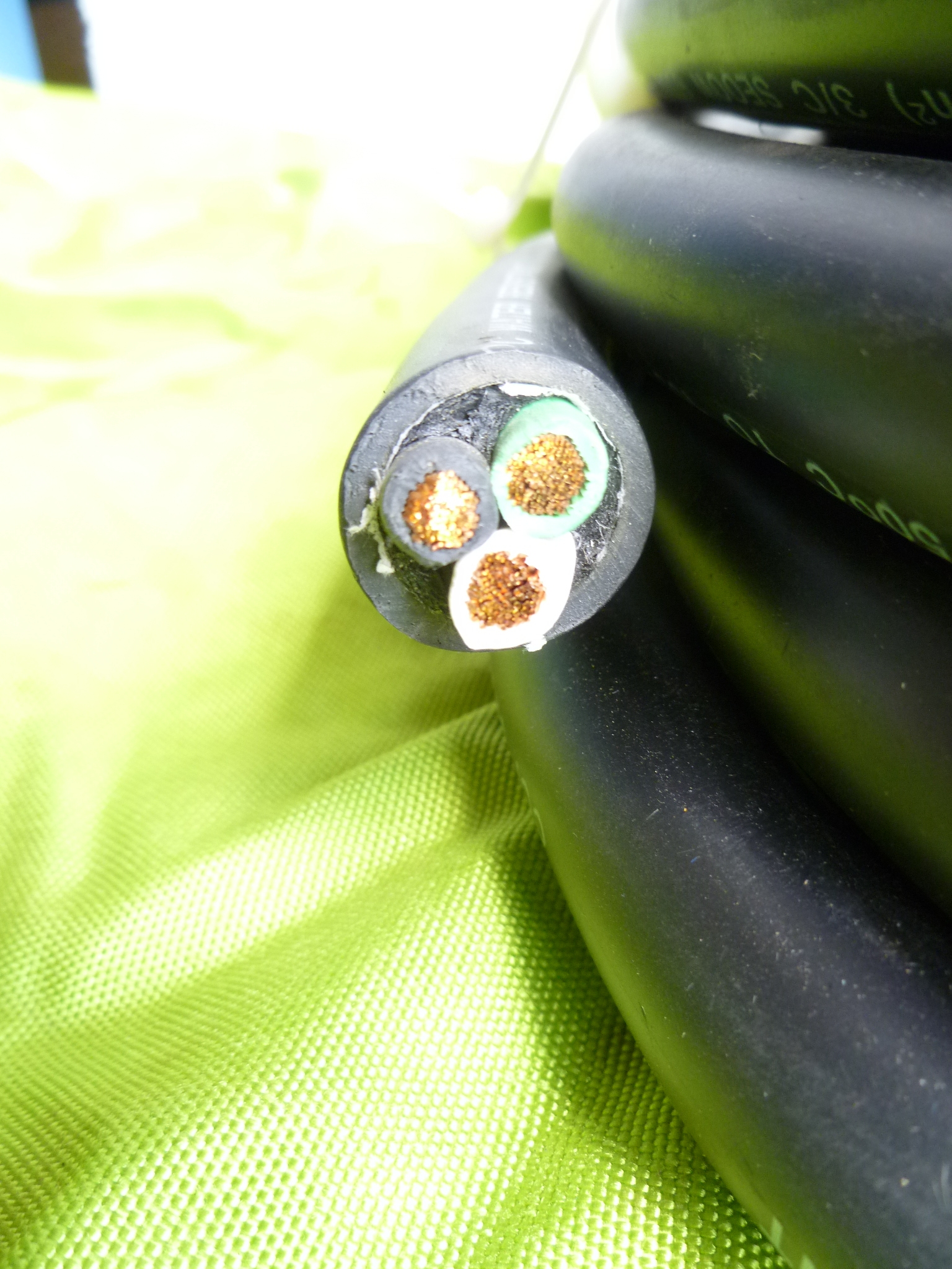 lot 34 image: 25ft 63 AWG Power Cable