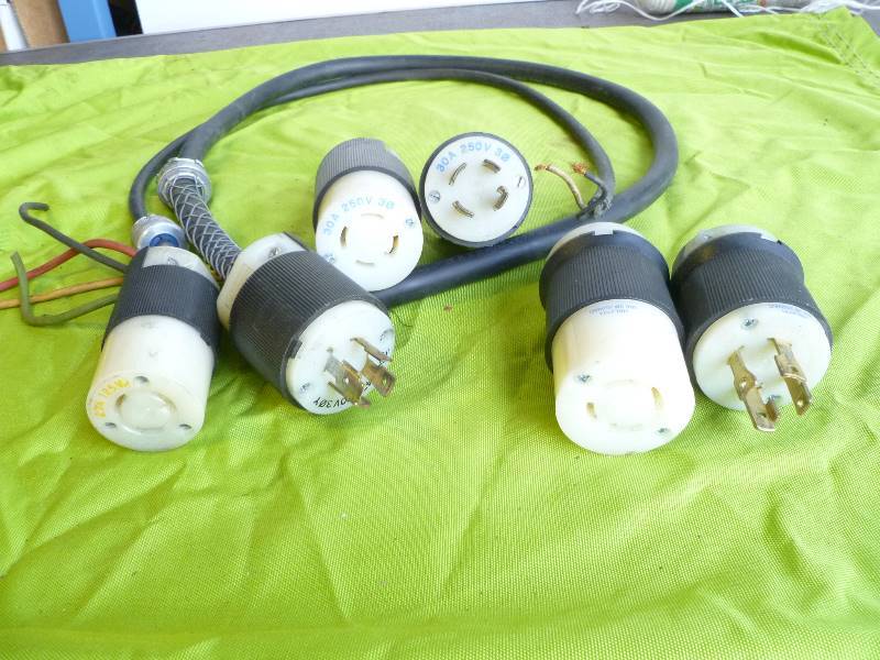 lot 33 image: Misc Power Cords and Ends