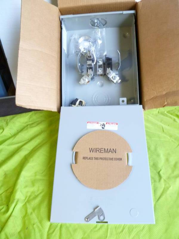 lot 41 image: New 200 Amp Siemens Ringless Type Meter Socket