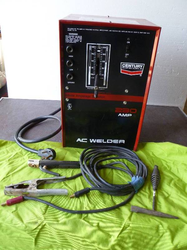 lot 1 image: Century 230 Amp AC Welder