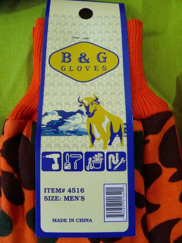 lot 14 image: NEW 8 Pair Hunting Gloves