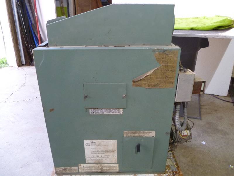 lot 50 image: Empire Lp Gas Shop Furnace