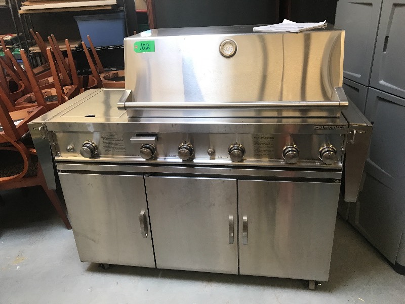 MEMBERS MARK STAINLESS PROPANE GRILL