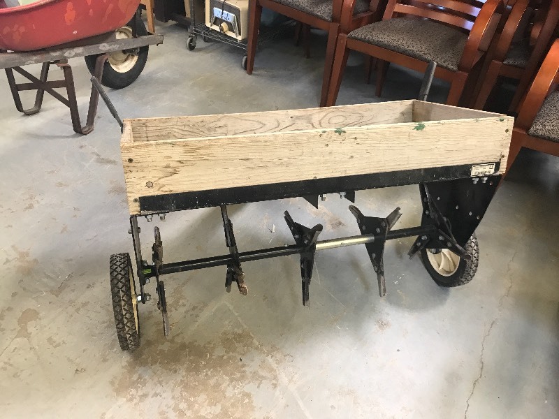 LAWN PLUG AERATOR