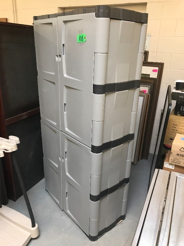 RUBBERMAID GARAGE  GARDEN CABINET
