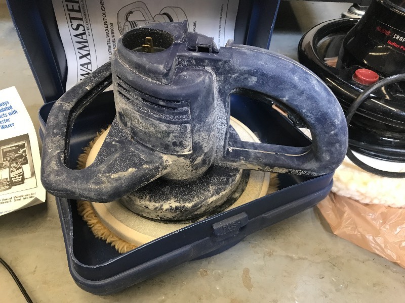 2 ELECTRIC BUFFERS