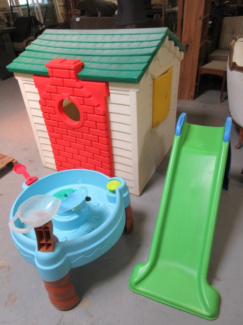 PLAY HOUSE, SLIDE AND SPLASH BASIN
