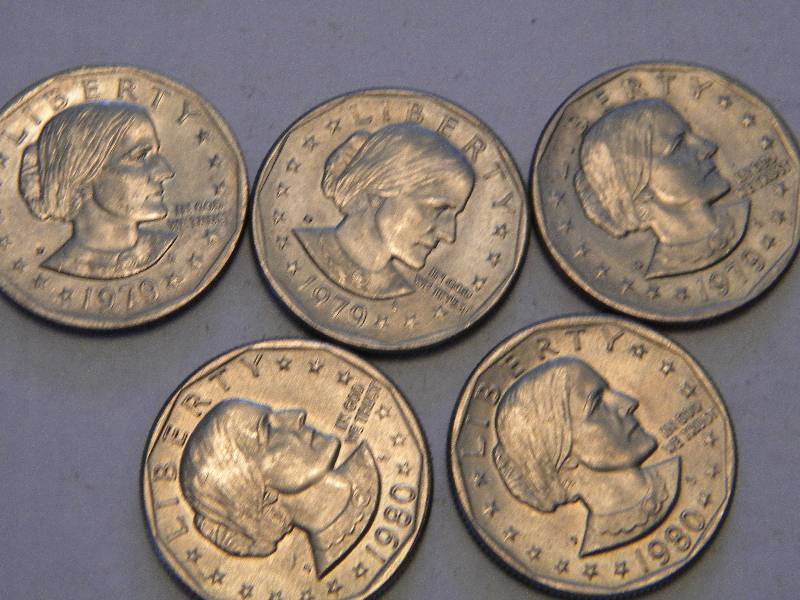 lot 24 image: 5 Susan B. Anthony Dollars