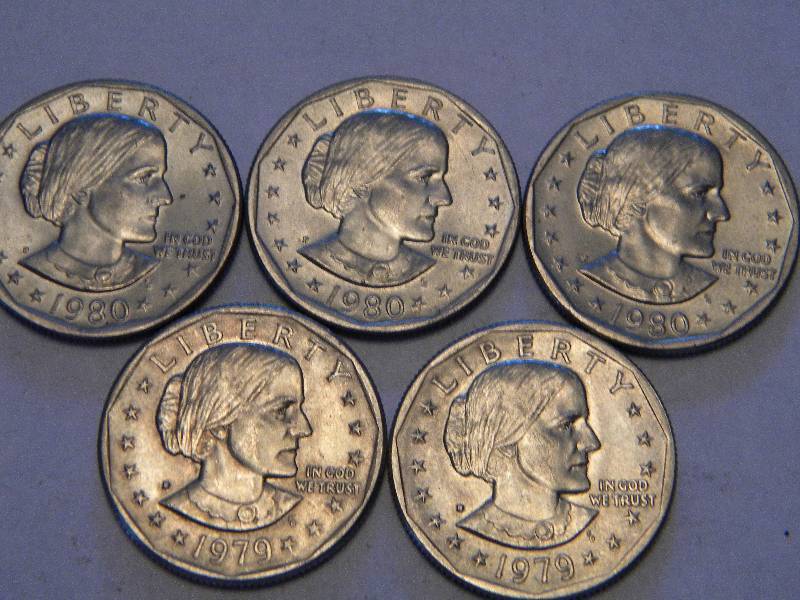 lot 25 image: 5 Susan B. Anthony Dollars