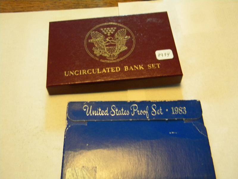 lot 26 image: 1983 U.S. Proof Set & 1994  Uncirculated Bank Set
