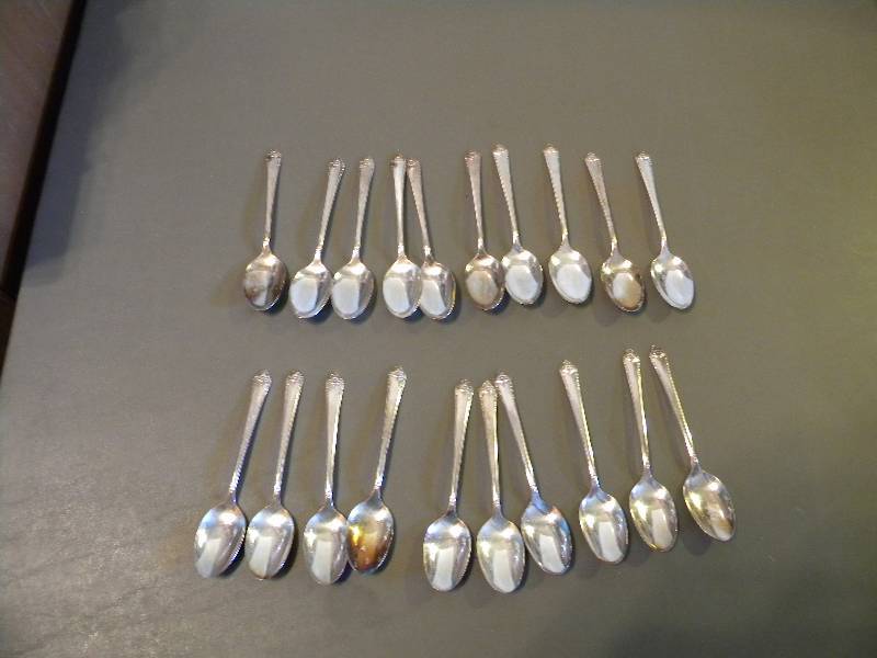 lot 66 image: Silverplate Spoons