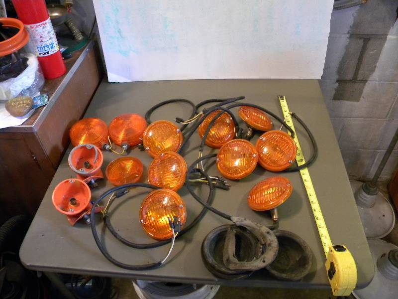 lot 97 image: Safety or Trailer Lights