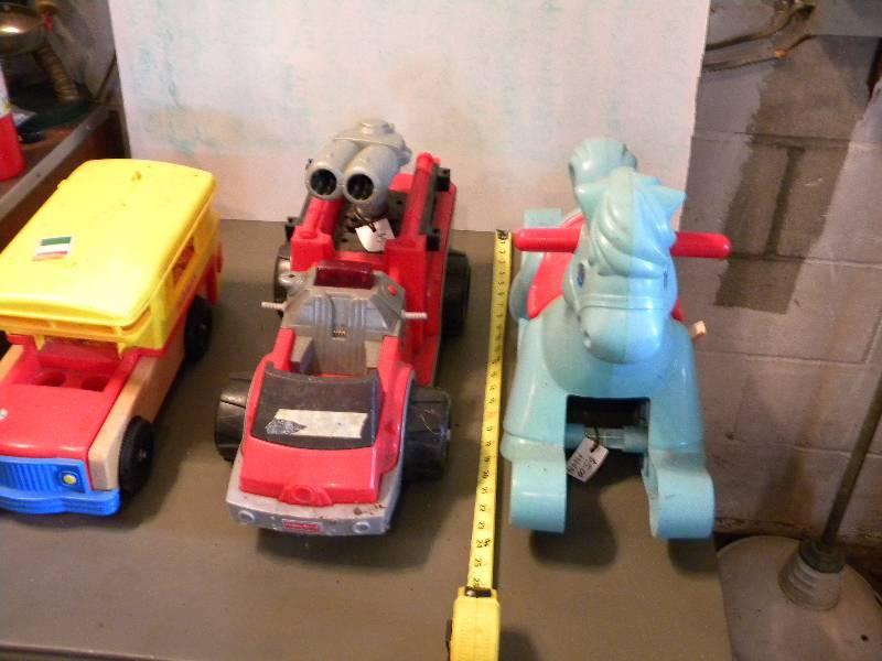 lot 122 image: Fisher Price & Playskool
