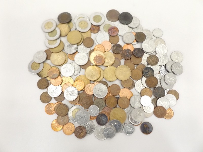 lot 22 image: $48 in Canadian Coins