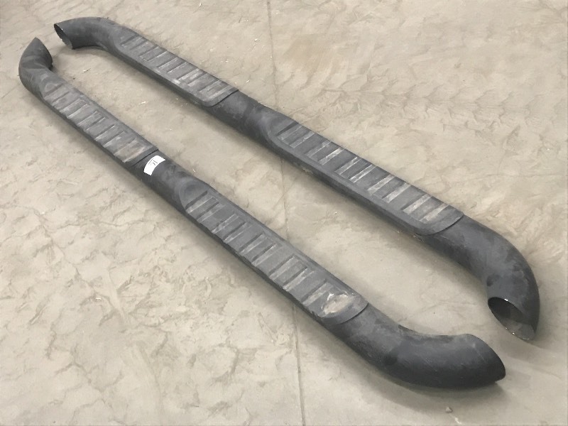 lot 16 image: Set Of Black Crew-Cab Step Bars, No...