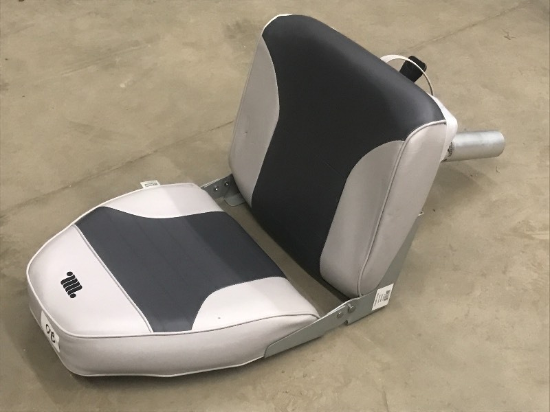 lot 20 image: (1) Marine Pedastal Boat Seat, Has ...