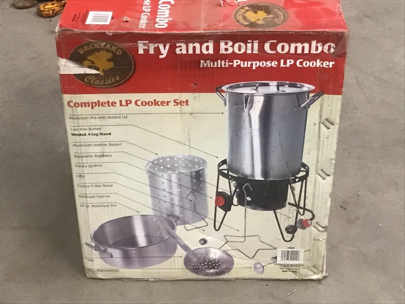 lot 59 image: Backyard Classics Fry & Boil Combo ...