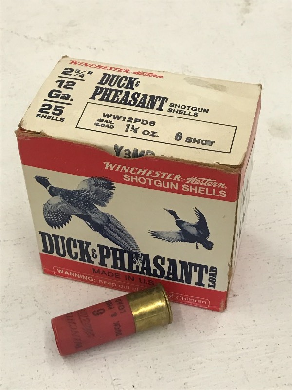 lot 33 image: (1) Box Of Winchester 12gauge 2.75...