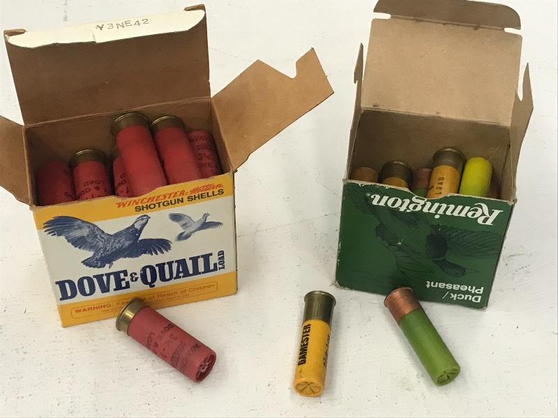 lot 52 image: Lot Of (1) Box Of Winchester 12gaug...